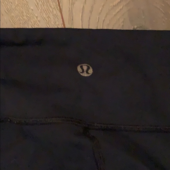 Navy blue lululemon capris - Picture 2 of 2
